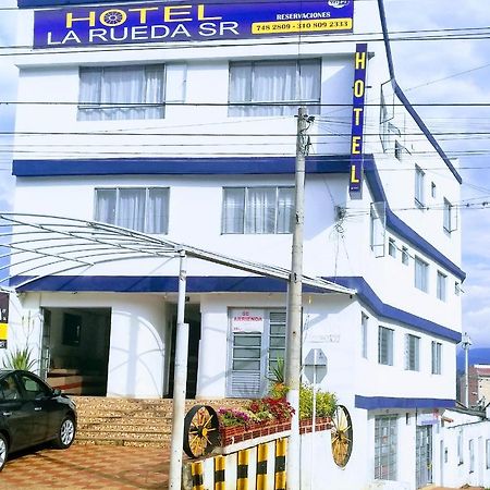 Hotel La Rueda Sr Барбоса Екстер'єр фото