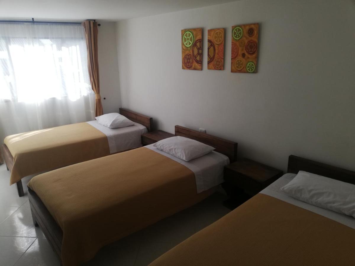 Hotel La Rueda Sr Барбоса Екстер'єр фото