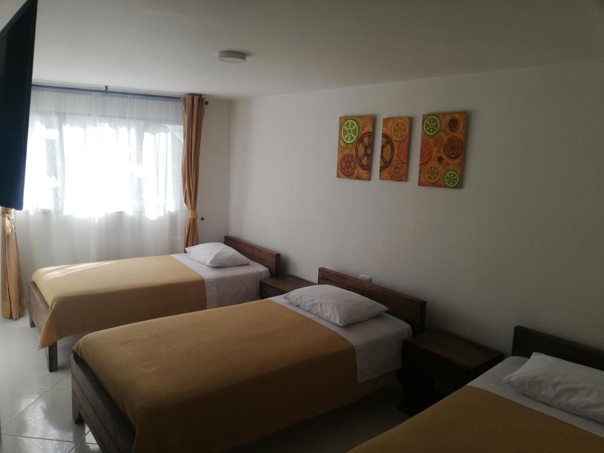 Hotel La Rueda Sr Барбоса Екстер'єр фото