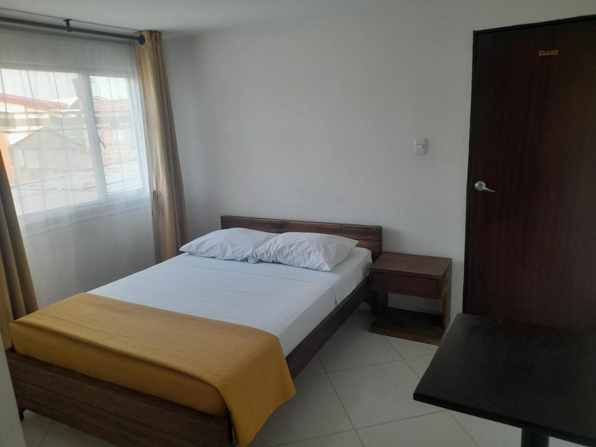 Hotel La Rueda Sr Барбоса Екстер'єр фото