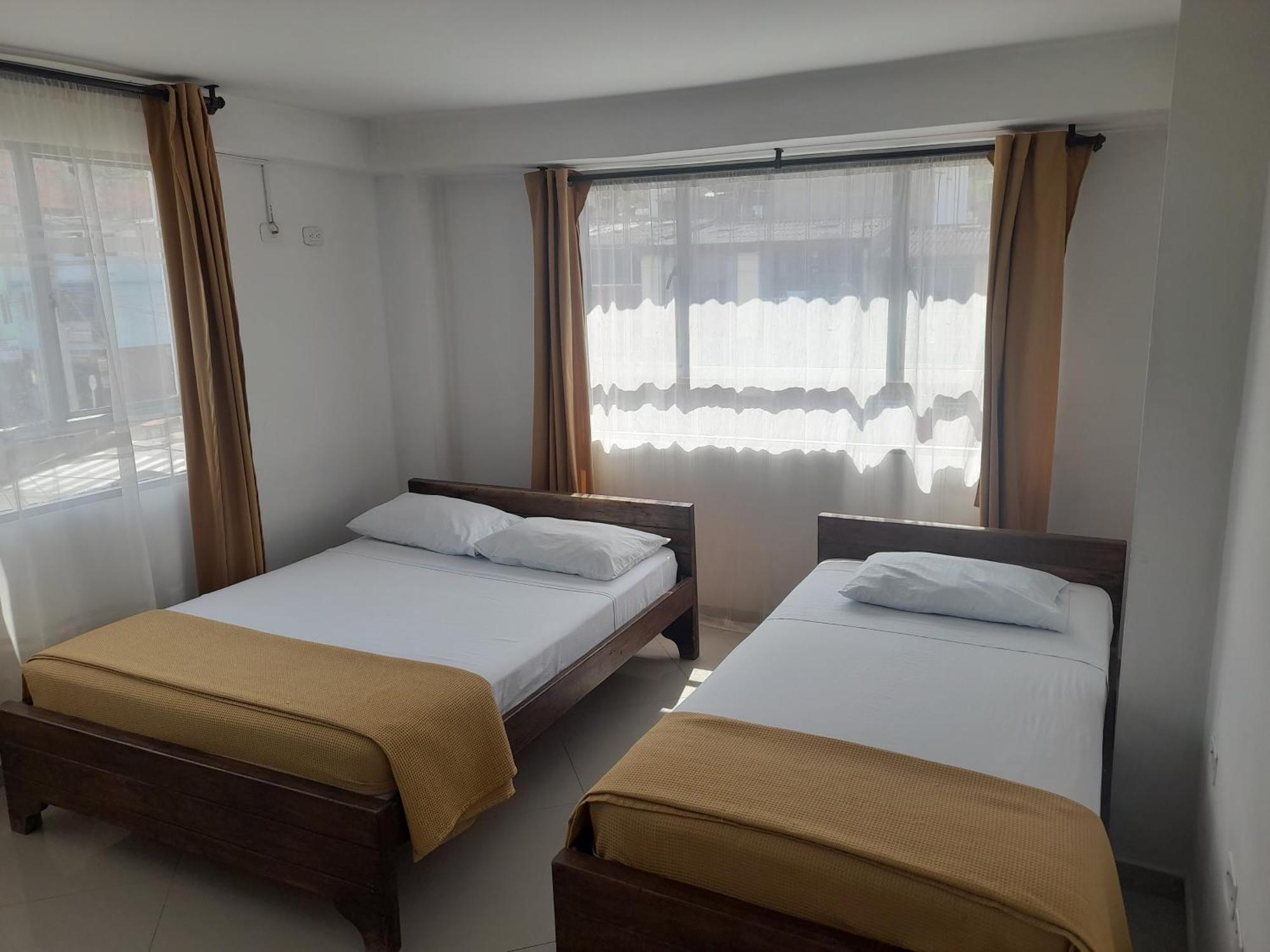 Hotel La Rueda Sr Барбоса Екстер'єр фото